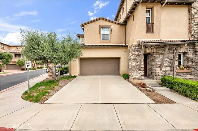 31035 Strawberry Tree Ln — Photo 2