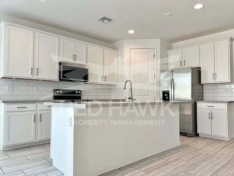35991 W San Clemente Ave — Photo 7