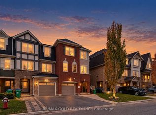 14 Memory Ln, Brampton, ON L7A 0V9