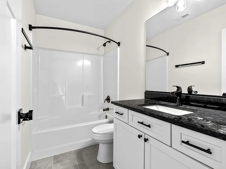 Upstairs shared Bathroom