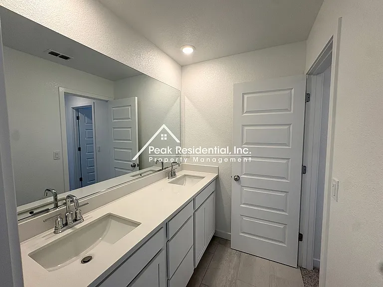 12636 Hereford Ave — Photo 19