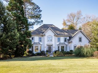 7655 S Spalding Lake Dr, Sandy Springs, GA 30350