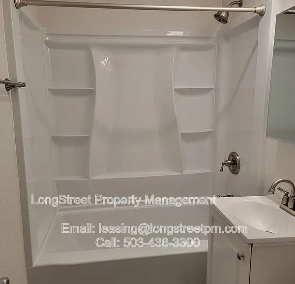 205 NW Kings Blvd #1 — Photo 9