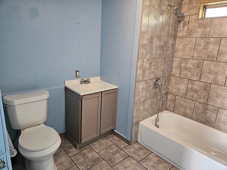511 E Oakdale St #20 — Photo 9