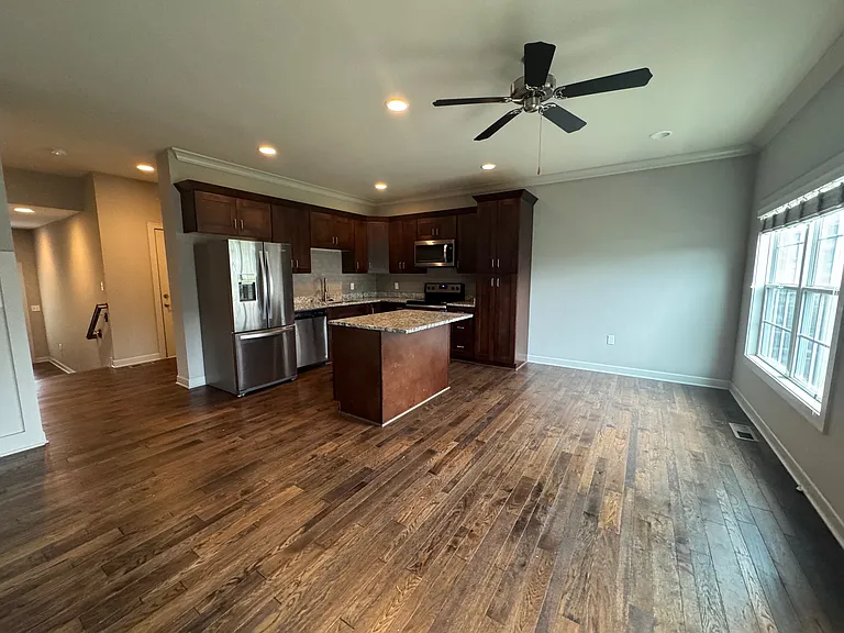 15849 Shawnee Dr — Photo 7
