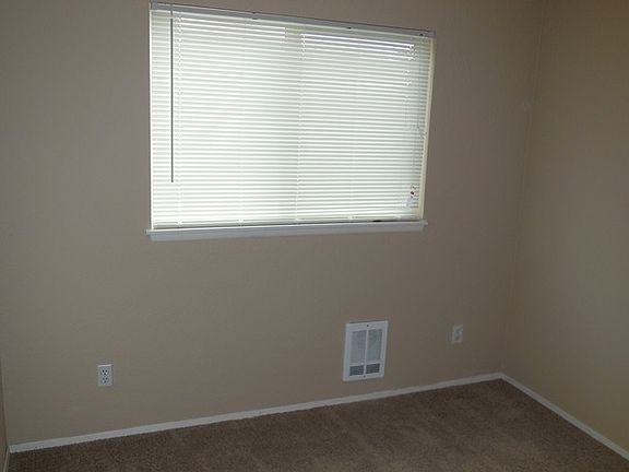 4th image of 1028 Cedar Ave APT D