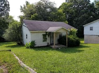 502 Draper St, Paris, TN 38242