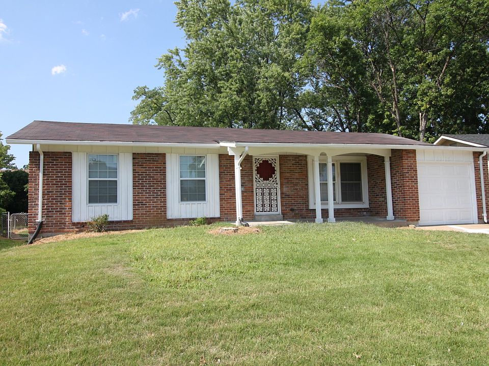 1st image of 2225 Outlook Dr