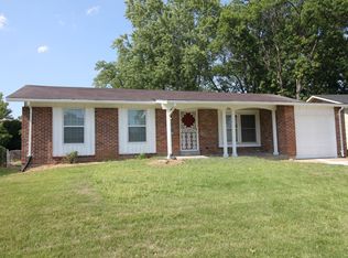 2225 Outlook Dr, Saint Louis, MO 63136