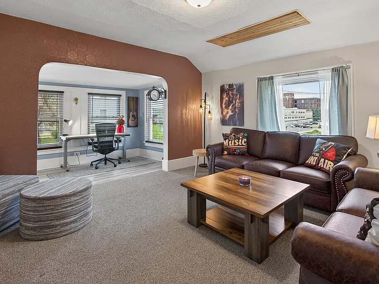700 Broadway Ave NW #2 — Photo 3