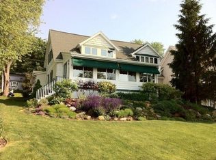 377 Park Ave, Pewaukee, WI 53072