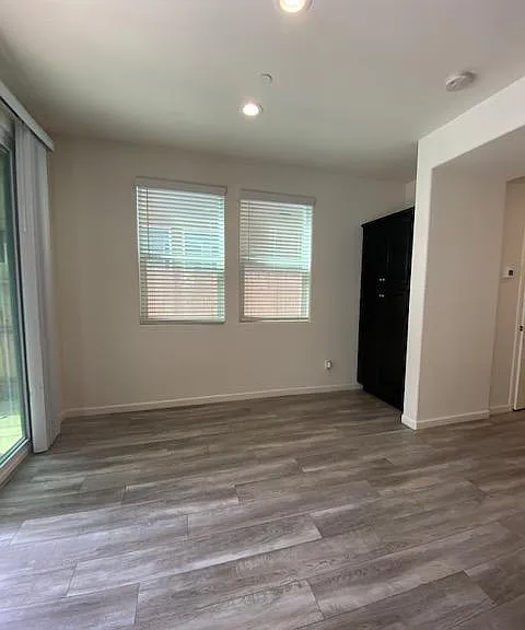 884 Fir St W — Photo 6
