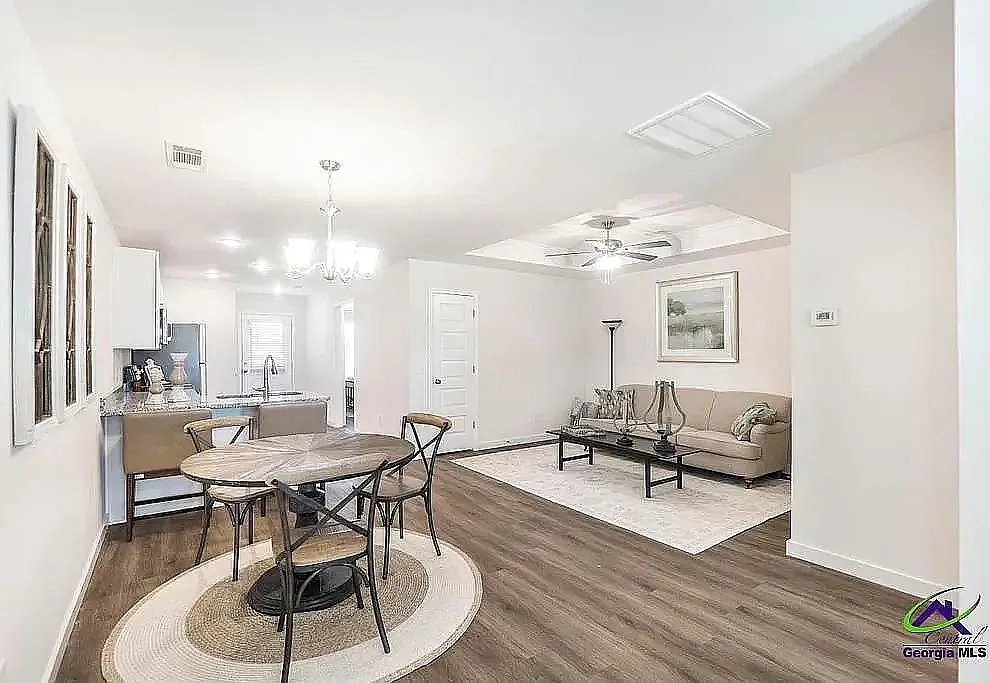 32 Ashford Way — Photo 2