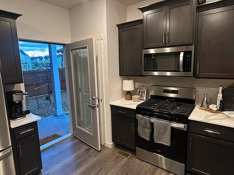 721 N Tempe St — Photo 9