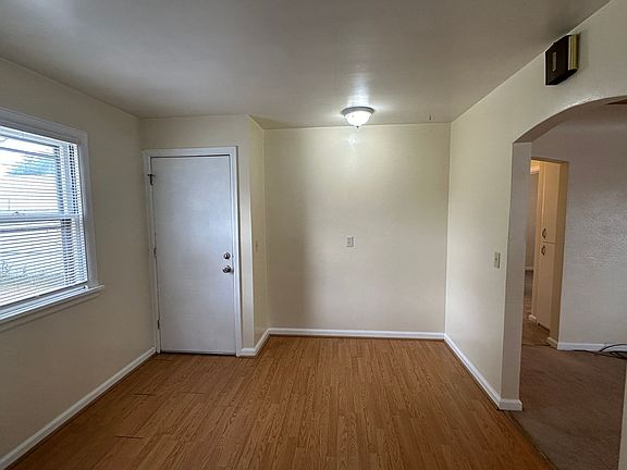 3rd image of 424 Howard Ave #424