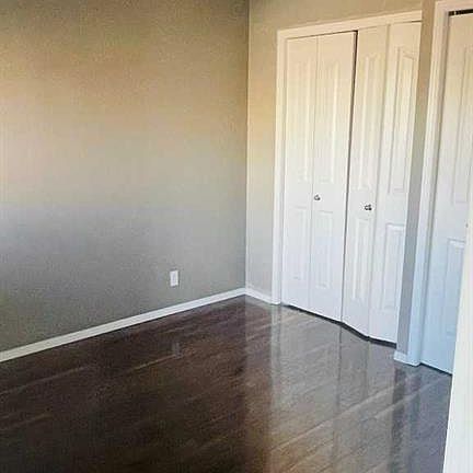 5th image of 1053 E 10th St SW #1206