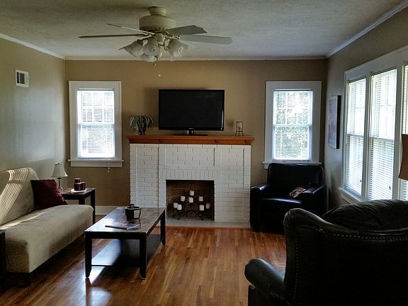 2nd image of 411 W 19th Ave