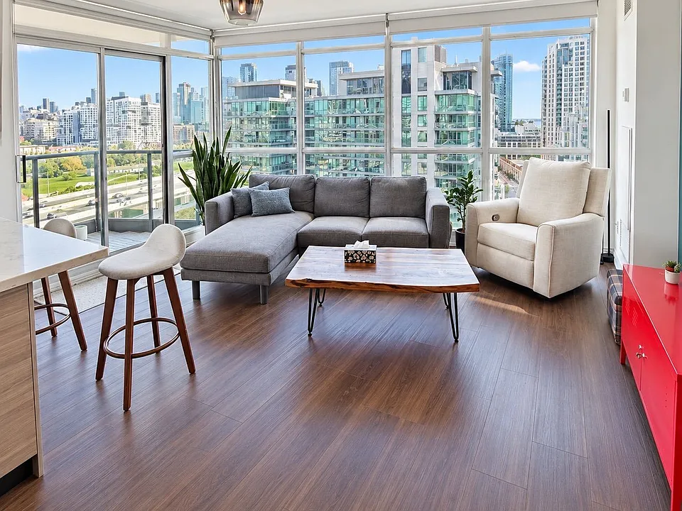 219 Fort York Blvd #1503
