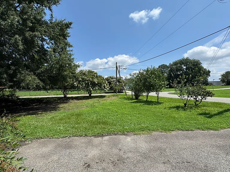 5400 Dorcas St — Photo 20