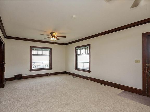 2nd image of 305 E Clinton Ave