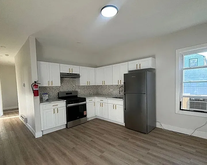 49-51 Rosehill Pl #1L — Photo 1