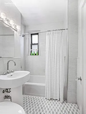 Sold by Sotheby's International Realty | media 7