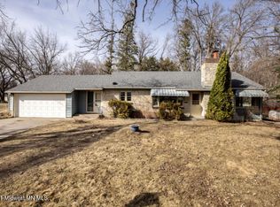 825 Mount Faith Ave, Fergus Falls, MN 56537
