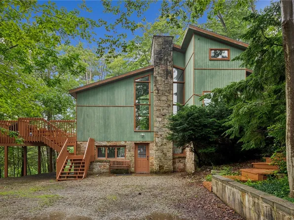 114 Imperial Rd, Hidden Valley, PA 15502