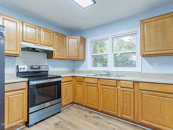 4th image of 604 Clairview Dr