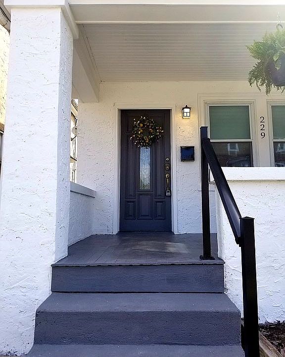 2nd image of 229 E Brown St