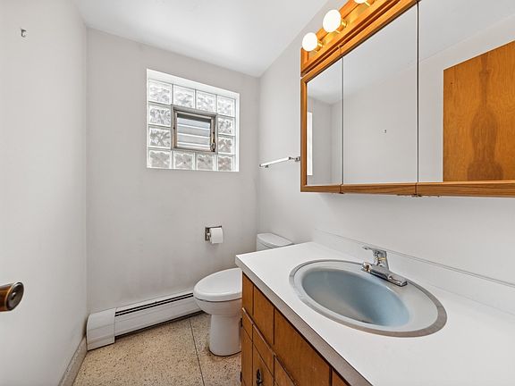 4th image of 5706 W 63rd St