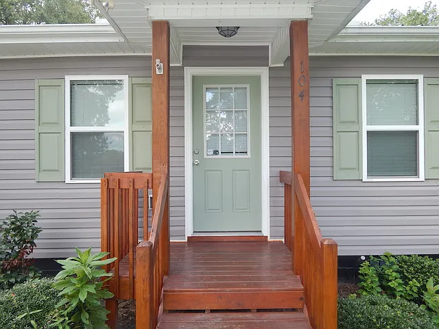 104 Leah Dr — Photo 2