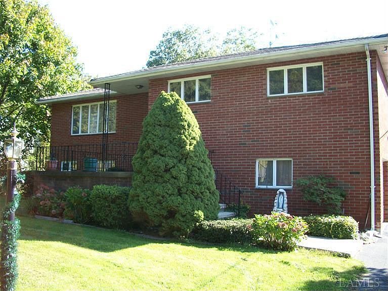 1st image of 126 Dahlia Dr