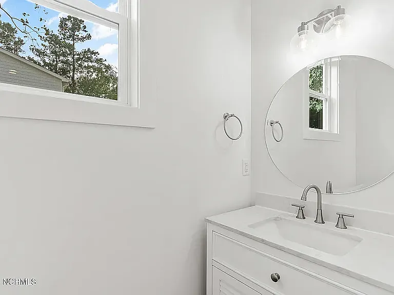 4213 Spirea Dr #B — Photo 8