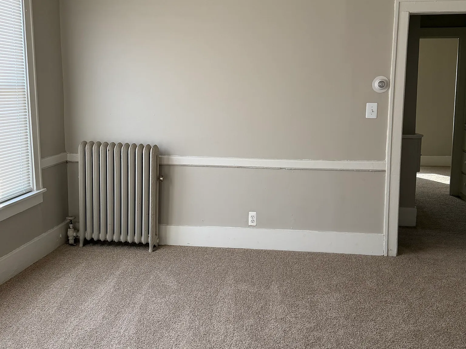 2 bed, 900 sqft, $1,000 — Photo 2