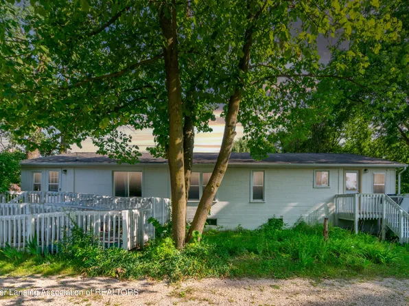 12964 Franklin St, Grand Ledge, MI 48837