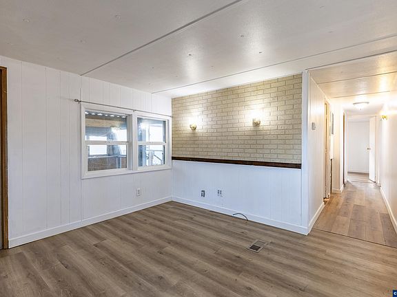 2nd image of 1010 Geary St SE Unit 1