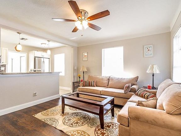 5th image of 800 61st Ave NE
