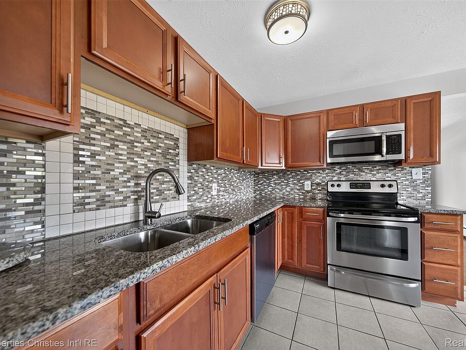 880 Jewell St, photo 10