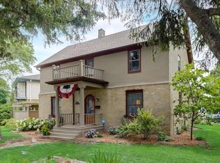 8933 W Metcalf Pl, Milwaukee, WI 53222