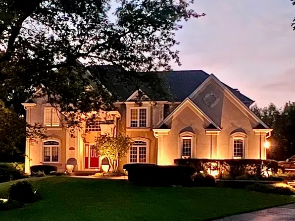 36W850 Red Gate Ct, St Charles, IL 60175