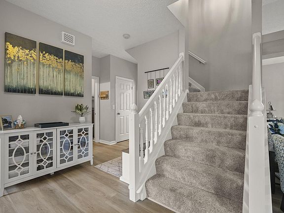 4th image of 859 Dunvegan Ct