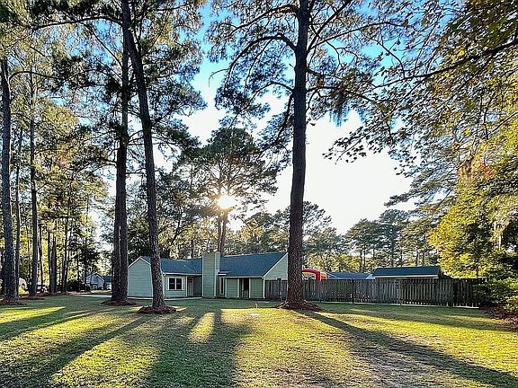 3rd image of 790 Broad River Blvd