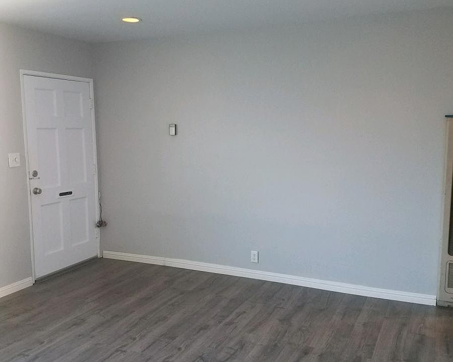 Entry- living room