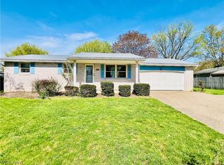 1077 S Hallmark Dr NE, Bolivar, OH 44612