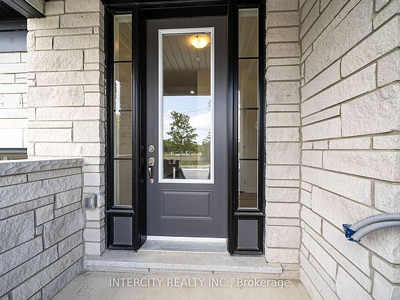 3rd image of 612 Glasgow Rd