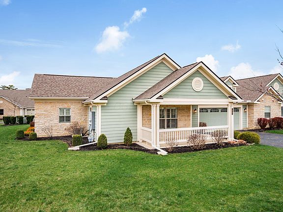 2nd image of 90 Glen Mawr Cir