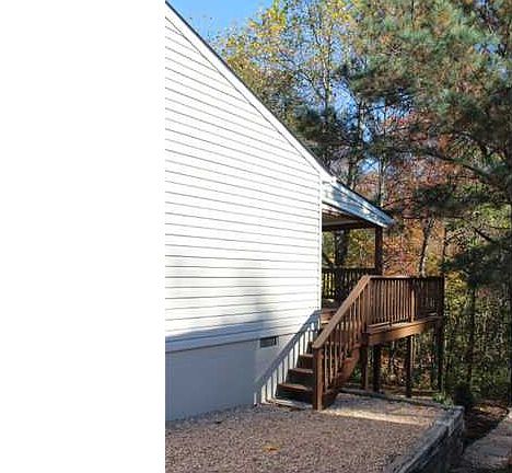 3rd image of 222 Bull Run Dr