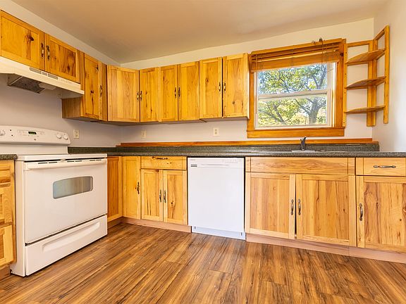 4th image of 264 Chestnut St #2