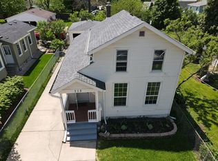 713 Superior St, Aurora, IL 60505